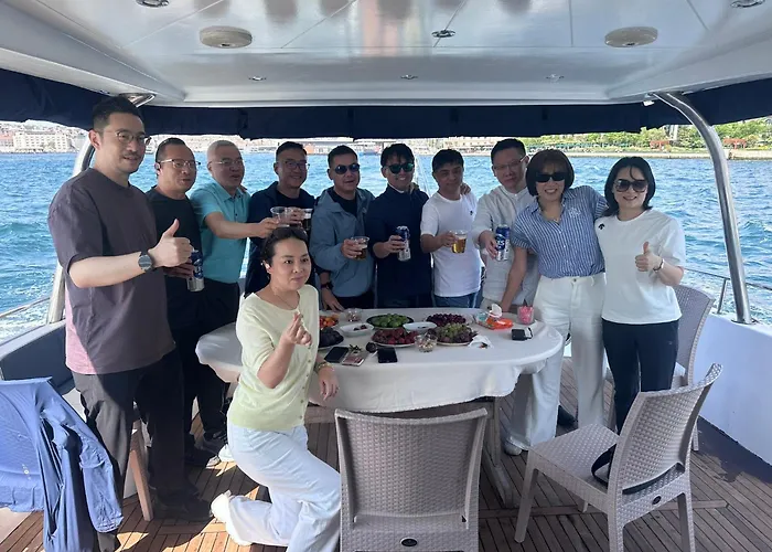 Private Luxury Bosphorus Yacht 2 Continents Experience * اسطنبول