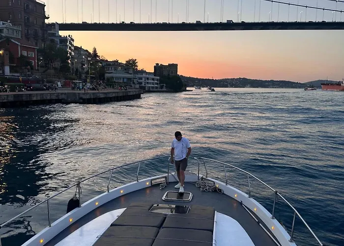 Private Bosphorus Yacht Tour 2-hour Cruise Not *