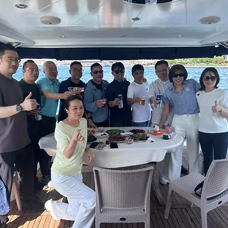 Private Bosphorus Yacht Tour 2-hour Cruise Not * イスタンブール